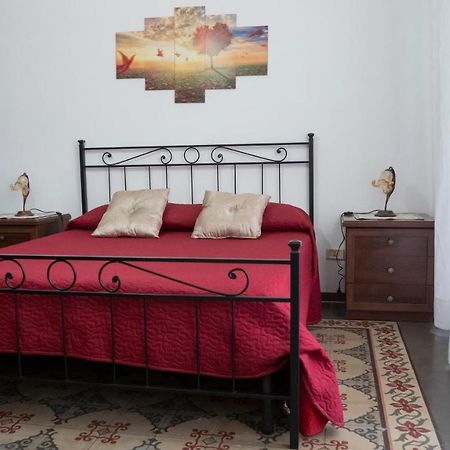Mary'S Center House Apartment คาตาเนีย ภายนอก รูปภาพ