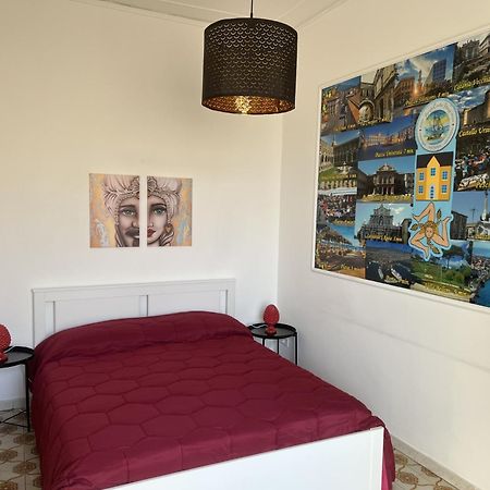 Mary'S Center House Apartment คาตาเนีย ภายนอก รูปภาพ