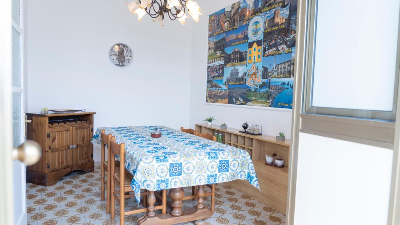 Mary'S Center House Apartment คาตาเนีย ภายนอก รูปภาพ