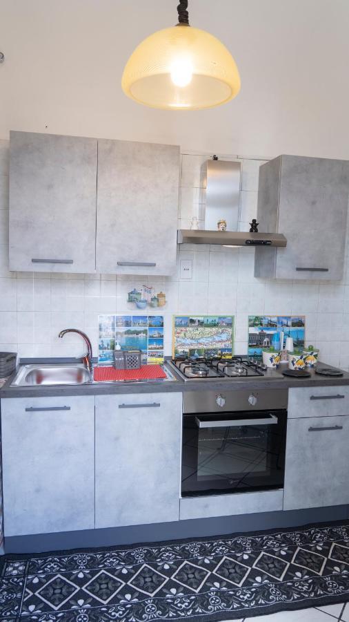 Mary'S Center House Apartment คาตาเนีย ภายนอก รูปภาพ