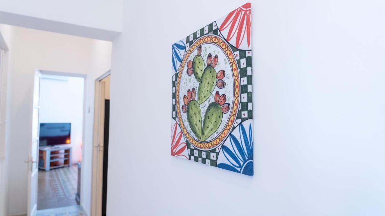 Mary'S Center House Apartment คาตาเนีย ภายนอก รูปภาพ