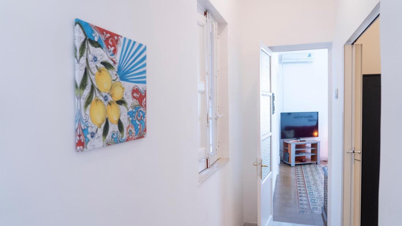 Mary'S Center House Apartment คาตาเนีย ภายนอก รูปภาพ